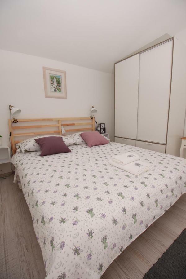 Apartment Lavanda **** Podgreben Bagian luar foto