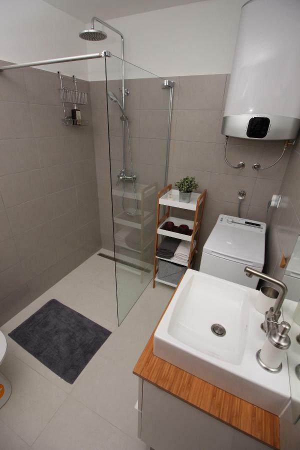 Apartment Lavanda **** Podgreben Bagian luar foto